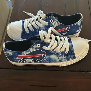 Buffalo Bills FOCO Women’s sneakers, size 8 NWOB